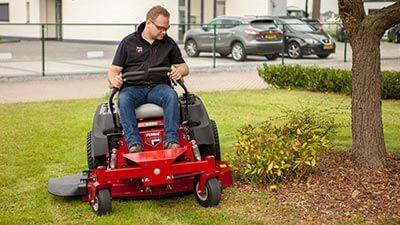 400S nulla fordulókörös fűnyíró traktor