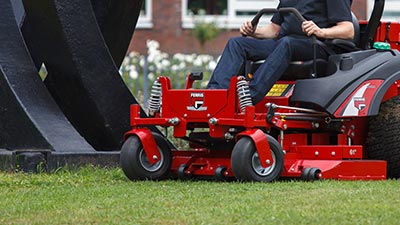 IS 2600 nulla fordulókörös fűnyíró traktor