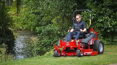 IS 2600 nulla fordulókörös fűnyíró traktor