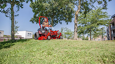 ISX 2200 Zero Turn Mower