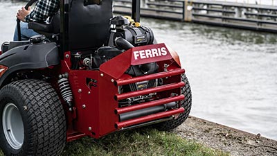 ISX 3300 nulla fordulókörös fűnyíró traktor