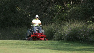 Ferris 400S Compact Zero-Turn Mower Ferris 400S Compact Zero-Turn Mower