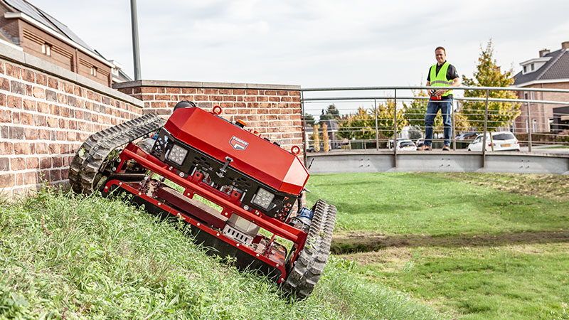 Remote controlled mower 