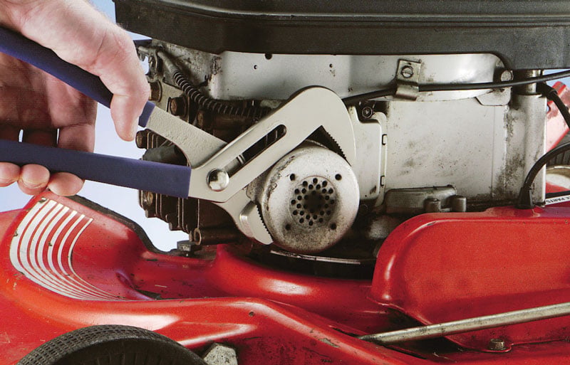 Inspect Small Engine Muffler by Briggs and Stratton Inspect Small Engine Muffler